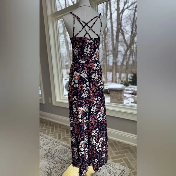 CUTE!  Navy floral cotton maxi dress.  Hugs in all the right places!! Size S - Picture 2 of 4